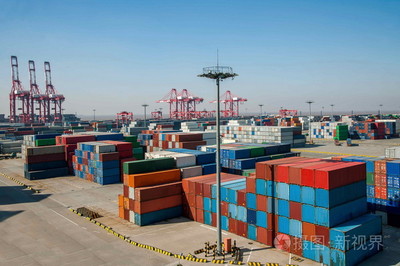 上海洋山深水經濟自由貿易區(qū)集裝箱碼頭起重機起重機塔